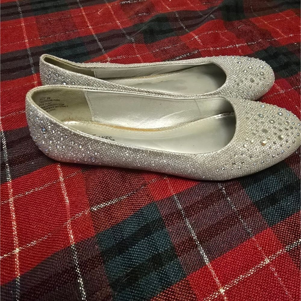 DONATING SOON 🚨Hotcakes rhinestone flats - Picture 7 of 7